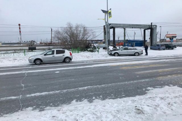 Сводка ГИБДД: 20 ноября на дорогах Ямала произошли 16 ДТП