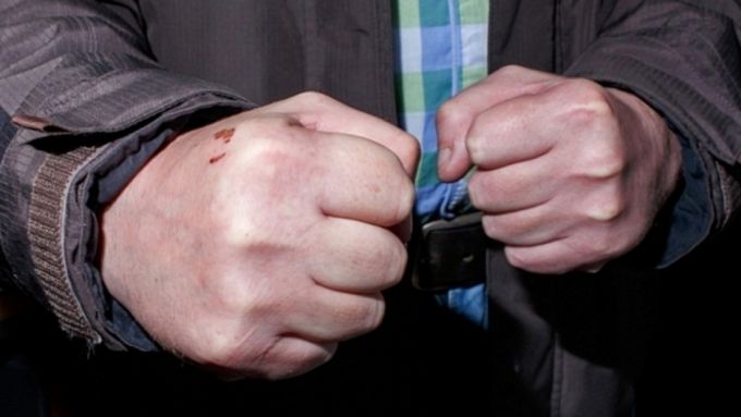 Ямалец, защищая девушку, ударил полицейского