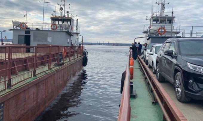 Межу Салехардом и Лабытнанги возобновилось паромное сообщение