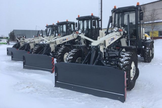 В Новом Уренгое парк дорожной техники пополнился новыми автогрейдерами