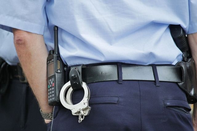 В Новом Уренгое женщину оштрафовали за нападение на полицейского