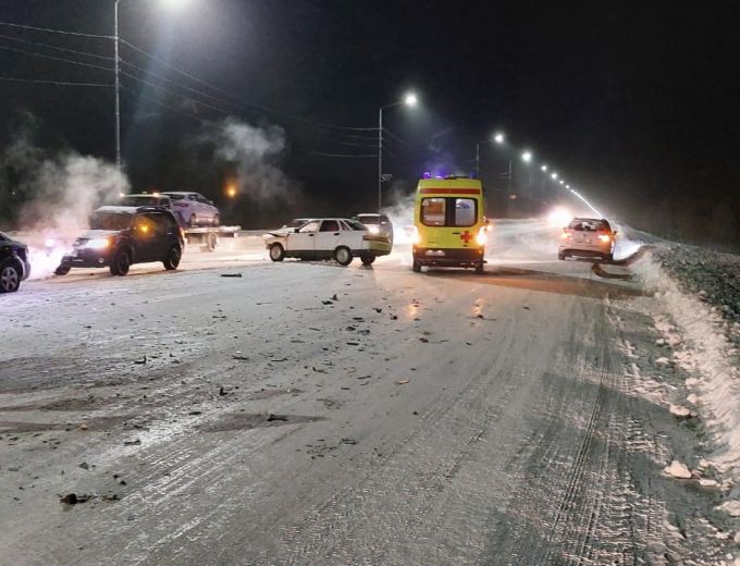 В ЯНАО почти одновременно произошли аварии с пострадавшими