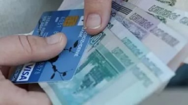 Безработный из Ноябрьска на украденные во время пожара деньги купил автомобиль