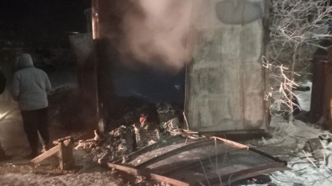 В Надыме в сгоревшем балке обнаружили тело мужчины