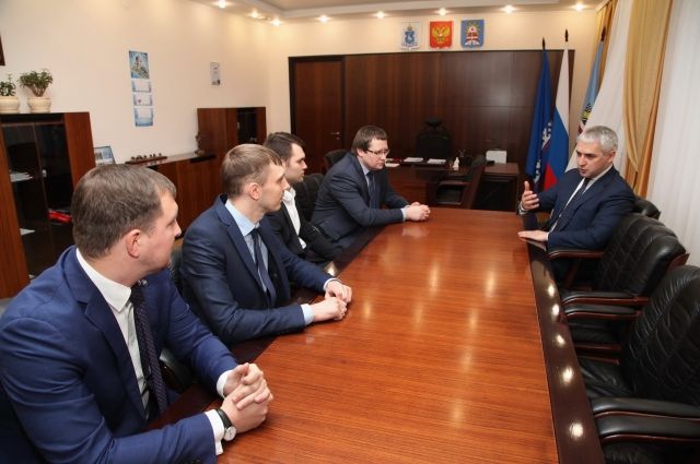 Участники конкурса «Лидеры России» встретились с главой Ноябрьска
