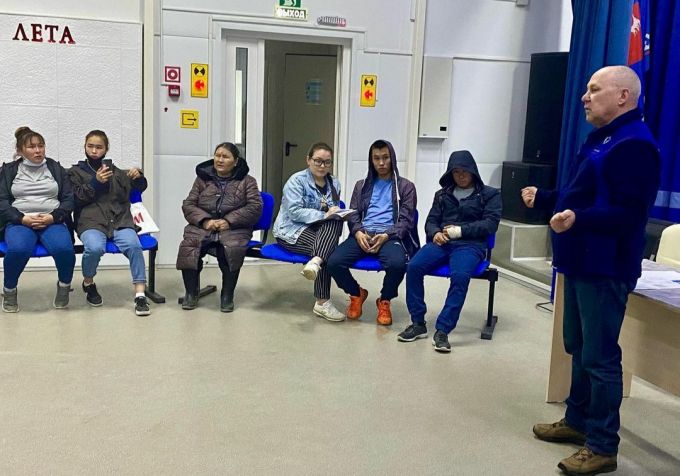 Жителям сгоревшего в Антипаюте дома обещают оказать необходимую помощь