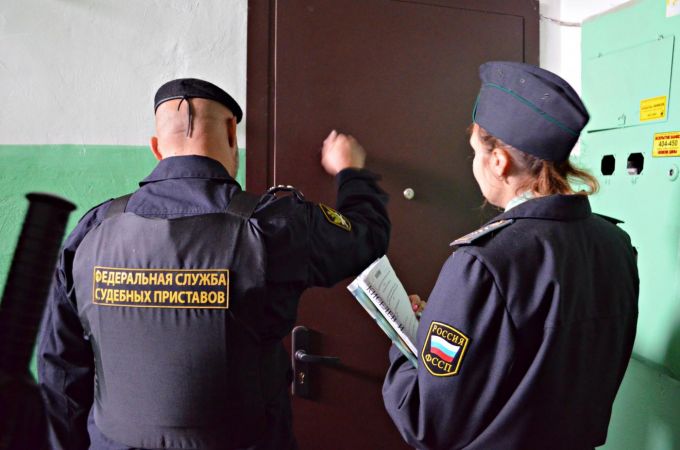 Пристав из ЯНАО «забыл» о должнике, купив у него квартиру