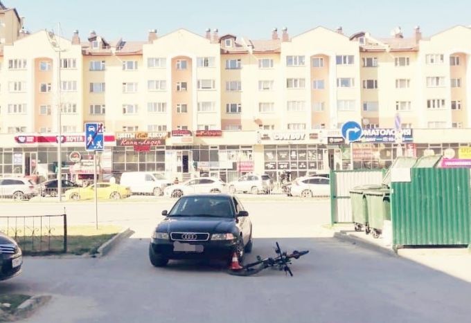 В Новом Уренгое ребенка на велосипеде сбила машина