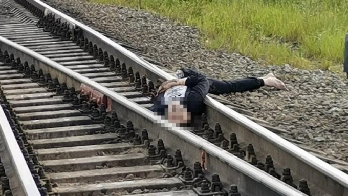 Установлена личность молодого человека, тело которого нашли на рельсах в Ноябрьске