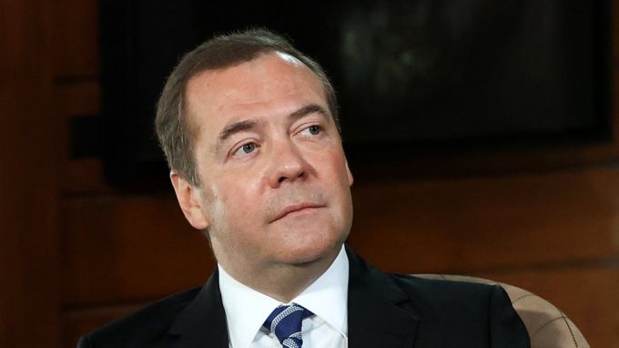 Медведев предрек консолидацию власти, элит и россиян из-за санкций