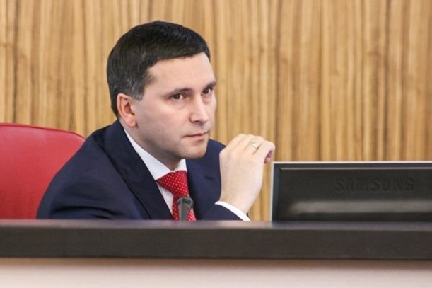 Зарплата губернатора Ямала Дмитрий Кобылкина снизилась на 1 млн рублей
