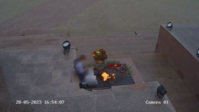 В Новом Уренгое детей обвинили в танцах на Вечном огне