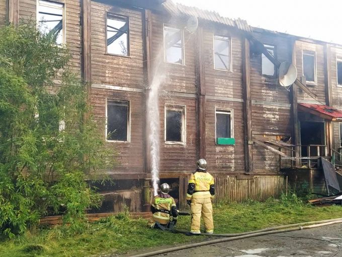 На развалинах сгоревшего дома в Лабытнанги обнаружили пятого погибшего