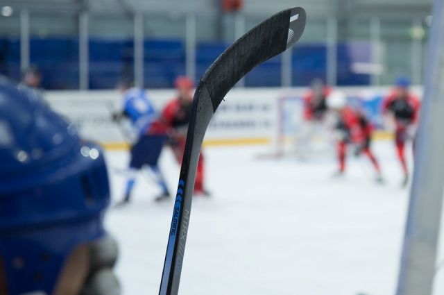 Юные хоккеисты из Надыма отправились на всероссийский турнир «Emerald Cup»