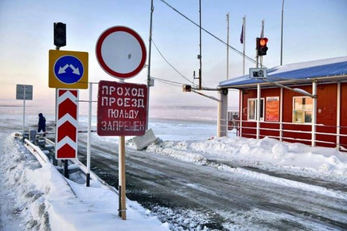 Жизнь и лёд: об опасности на переправе через Обь напоминает «Ямалспас»