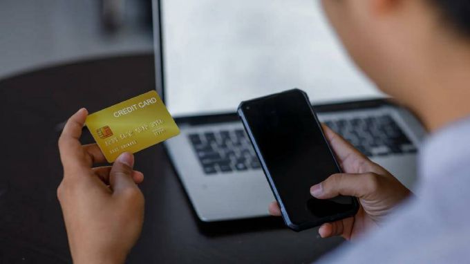 Жительница Нового Уренгоя перевела мошенникам почти 3 миллиона рублей