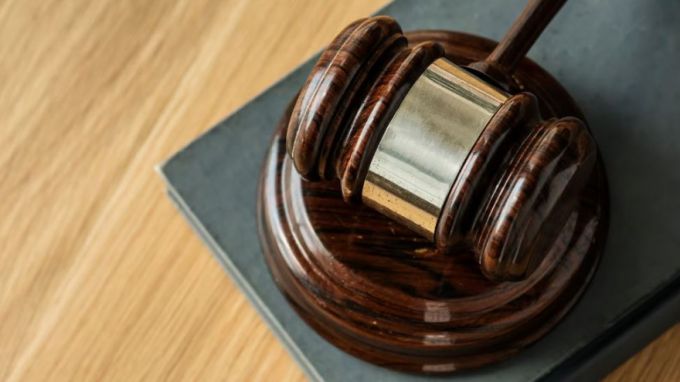 В Надыме нетрезвая северянка пыталась избить полицейского