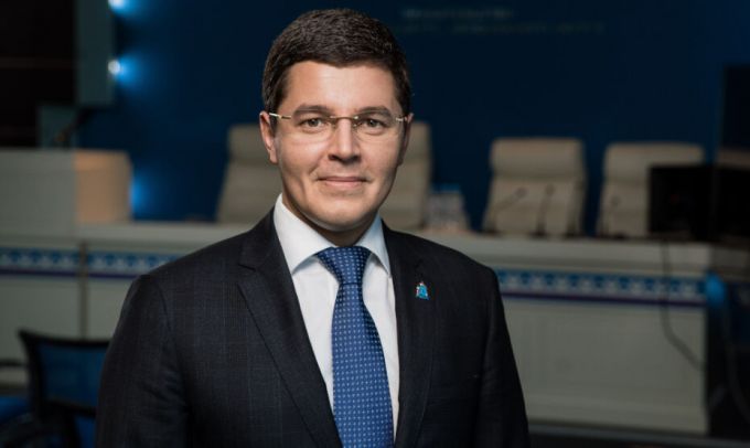 Дмитрий Артюхов поздравил земляков с праздником