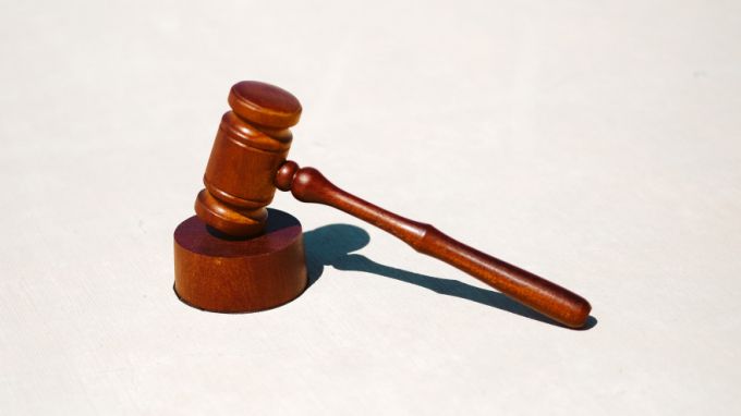 В Уренгое суд наказал мужчину за затрещину пятилетнему ребенку