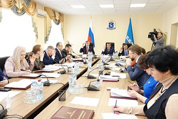 Депутаты ЯНАО приняли закон о поддержке предпринимателей в период пандемии коронавируса