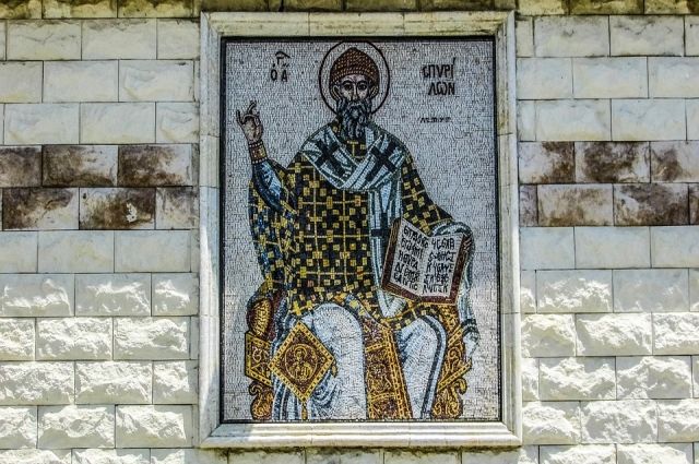 На Ямале из агентства недвижимости украли икону Святого Спиридона
