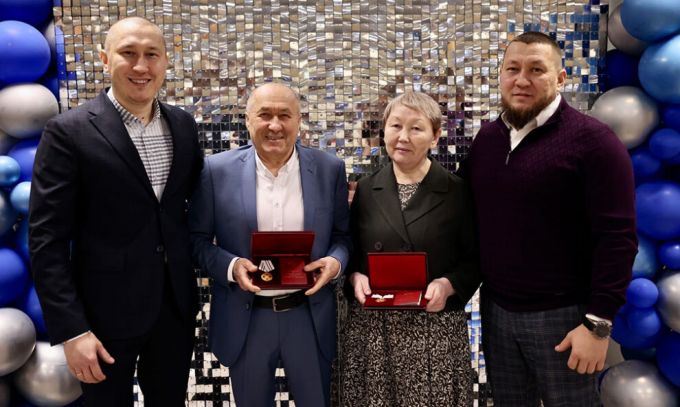 В Пуровском районе многодетным мамам вручили награды