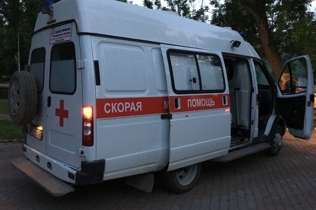 На Ямале из окна выпал мужчина