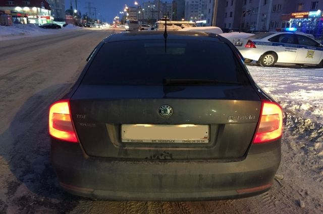На Ямале водитель Skoda сбил девушку на пешеходном переходе