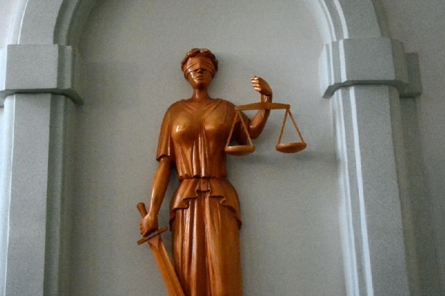 На Ямале на 8 лет посадили женщину, зарезавшую мужа из-за ремонта