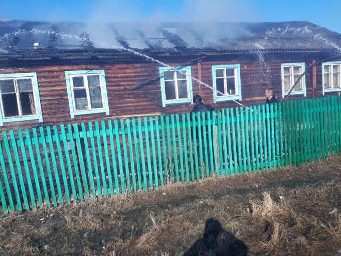 Одну не спасли. В Овгорте горел жилой дом