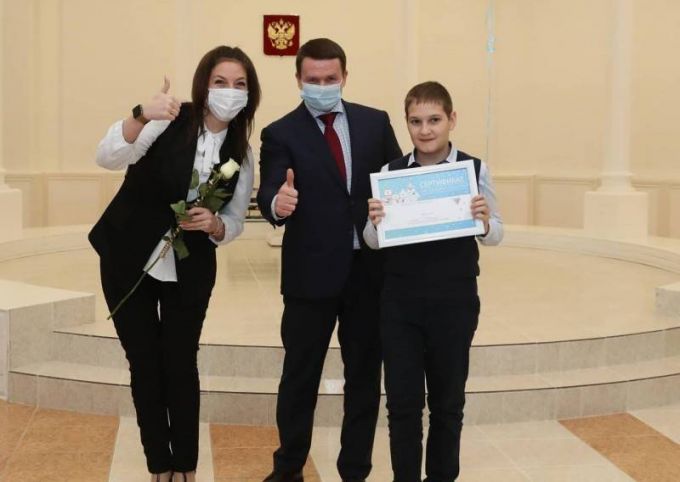 На Ямале молодым семьям выдали первые в этом году жилищные сертификаты