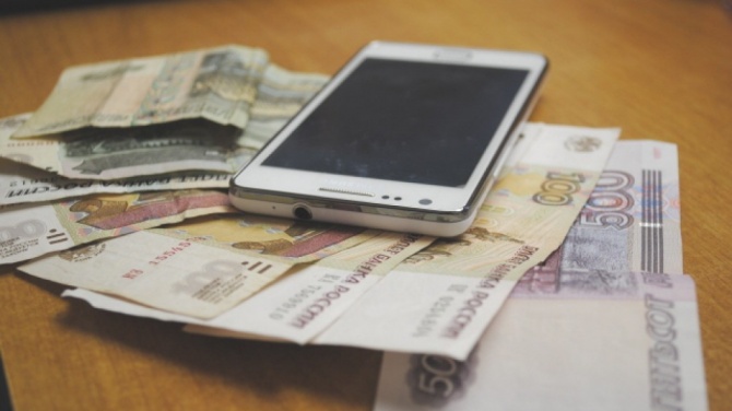 Аферисты помогли жительнице Пуровска «спасти» 200 тысяч рублей за 7 минут