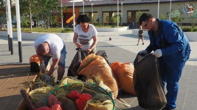 Уборка с конкурсами и подарками: в Ноябрьске провели экологический марафон