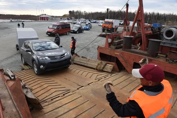 На маршруте «Салехард – Приобье» этим летом добавят два парома