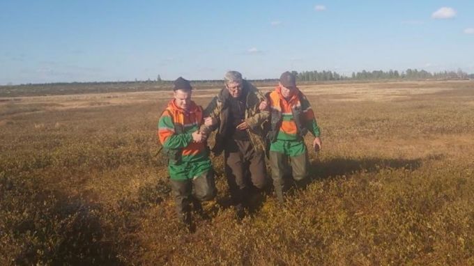 Нашли и доставили в больницу: на Ямале спасатели выручили мужчину