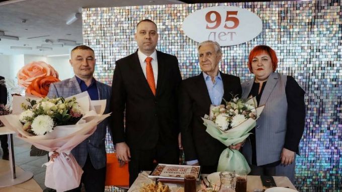 Ветеран Виктор Синицын из Губкинского получил поздравление от президента России