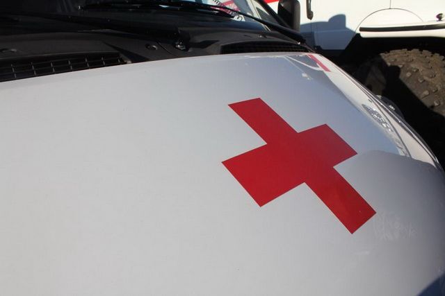 В больницу Салехарда доставлен мужчина с ножевым ранением