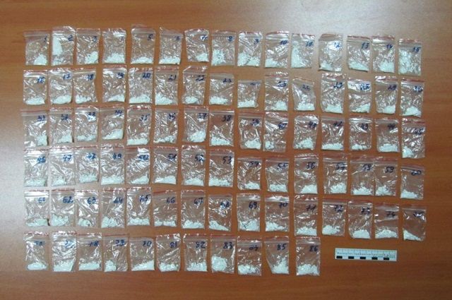 В Приуральском районе парень склонял девушек к употреблению наркотиков