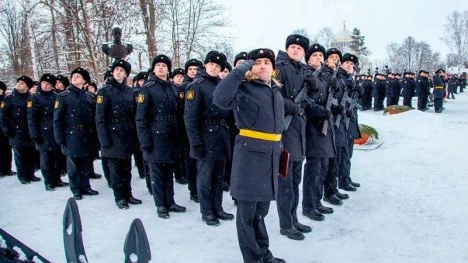 Призывники из ЯНАО приняли военную присягу в Кронштадте
