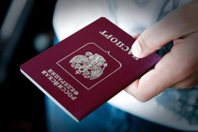 Житель Салехарда притворился другим человеком, чтобы уехать в отпуск