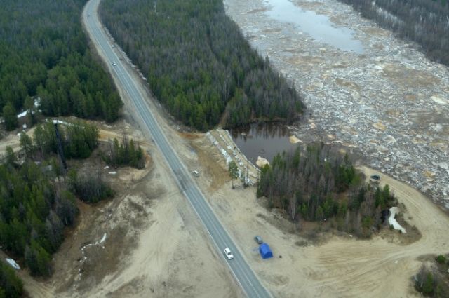 Уровень воды в Надыме вновь поднялся