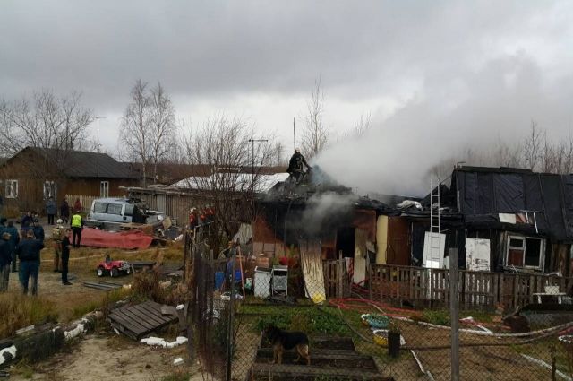 На Ямале проводят проверку факта гибели при пожаре бабушки и ребенка