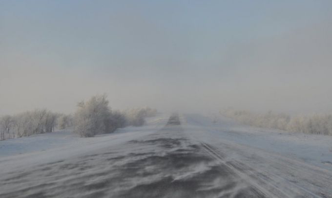 В четверг на Ямале сохранится сильный ветер, местами пройдут снегопады
