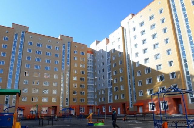 Более 90 ямальских детей-сирот с начала года стали новоселами