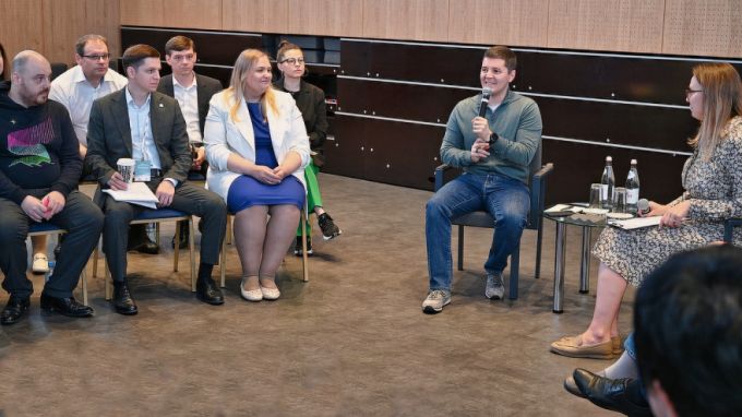 Дмитрию Артюхову представили портрет ямальского туриста с его запросами и «болями»