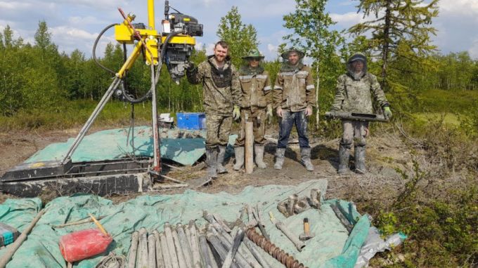 На Ямале оборудовали еще одну термометрическую скважину