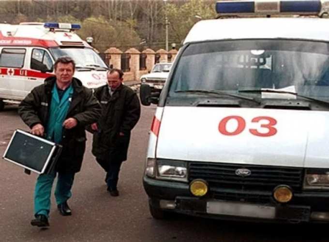 В Ноябрьске женщина чуть не родила в лифте своего дома