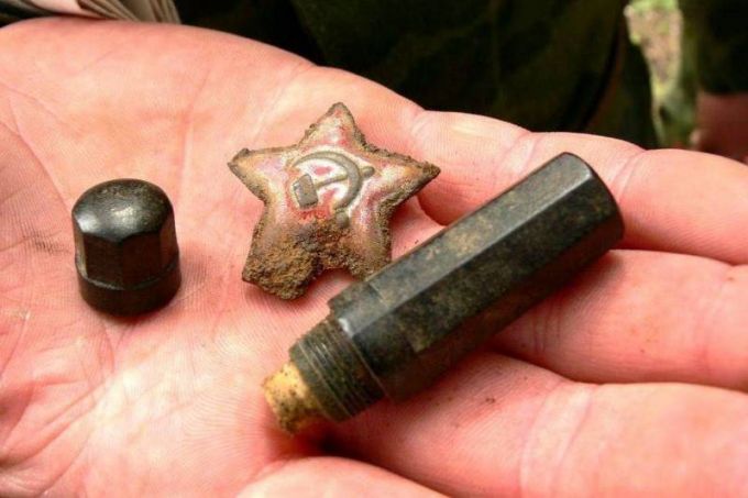 Поисковики Ямала подняли и передали сыновьям останки бойца