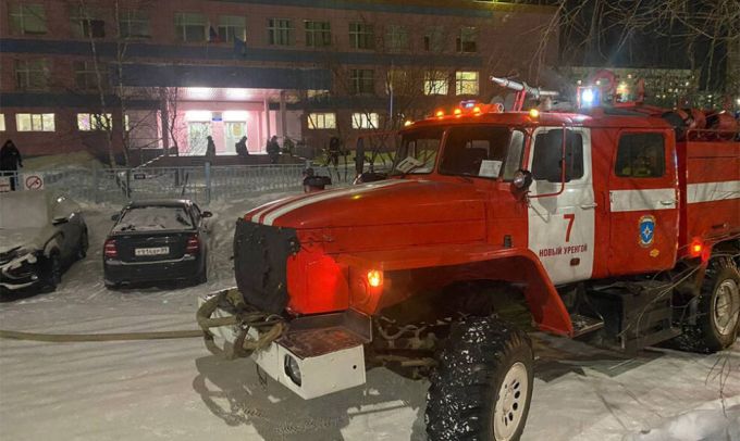 В новоуренгойской школе при пожаре эвакуировали 125 человек