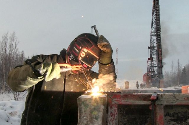 В ЯНАО на трассе Коротчаево - Новый Уренгой строят и реконструируют мосты